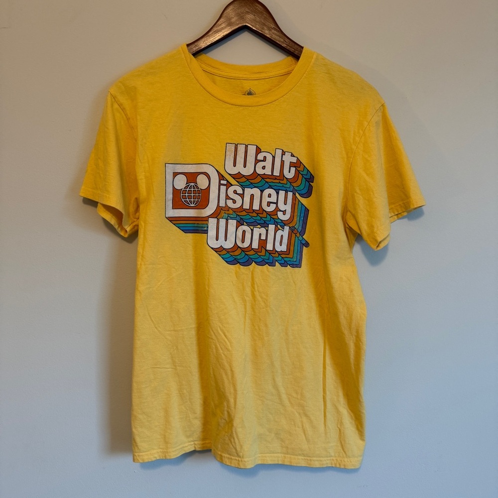 Disney Parks Walt Disney World T-shirt M Retro Rainbow Logo Mickey Yellow